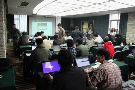 中标软件：成功举办基于国产软硬件平台的开发技术培训班