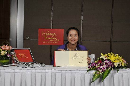 李娜成为首位为武汉杜莎夫人蜡像馆量身的体坛明星